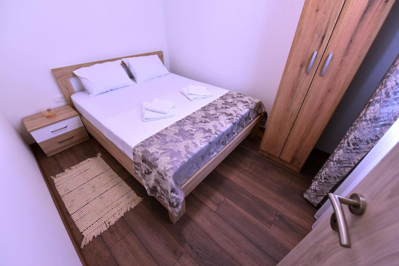 Airport Apartments Tri Hrasta Подгорица Экстерьер фото